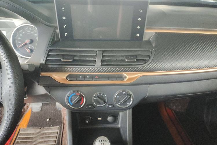 Used Great Wall Wingle 7 2021 2.0T Diesel Two-Wheel Drive Value Edition Big Double GW4D20M Audio And AC Panel