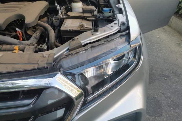 Used Great Wall Wingle 7 2021 2.0T Diesel Two-Wheel Drive Elite Version Big Double GW4D20M Engine Bay Left