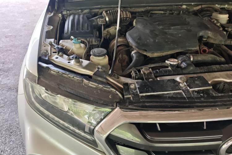 Used Great Wall Wingle 7 2021 2.0T Diesel Two-Wheel Drive Elite Version Big Double GW4D20M Engine Bay Right