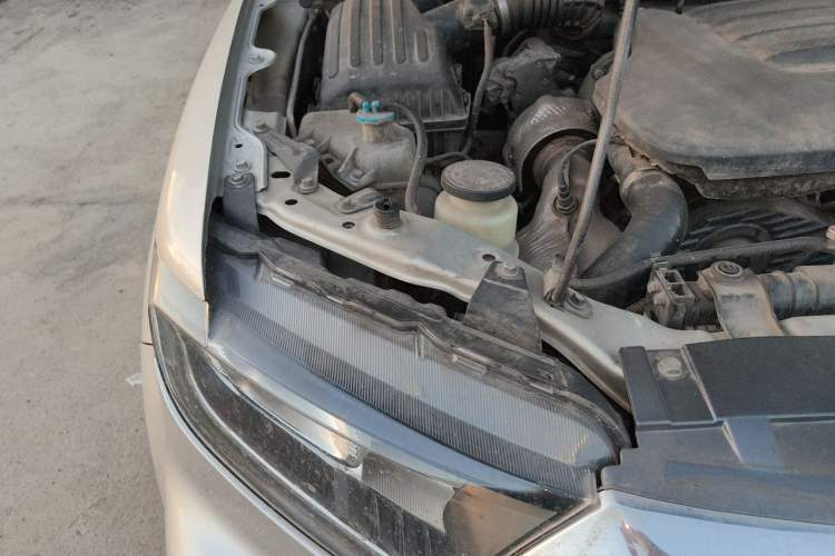 Used Great Wall Wingle 7 2021 2.0T Diesel Two-Wheel Drive Elite Version Big Double GW4D20M Engine Bay Right