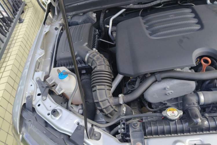 Used Great Wall Wingle 7 2021 2.0T Gasoline Two-Wheel-Drive Value Edition Compact SUV GW4C20B Engine Bay Right