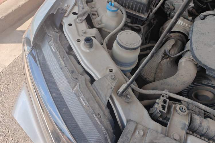 Used Great Wall Wingle 7 2021 2.0T Diesel Two-Wheel Drive Elite Version Big Double GW4D20M Engine Bay Right