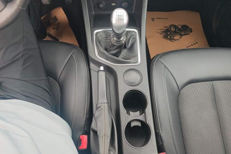 Used Great Wall Wingle 7 2021 2.0T Diesel Two-Wheel Drive Value Edition Big Double GW4D20M Gear Lever