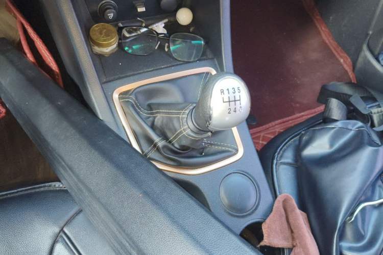 Used Great Wall Wingle 7 2021 2.0T Gasoline Two-Wheel-Drive Value Edition Compact SUV GW4C20B Gear Lever