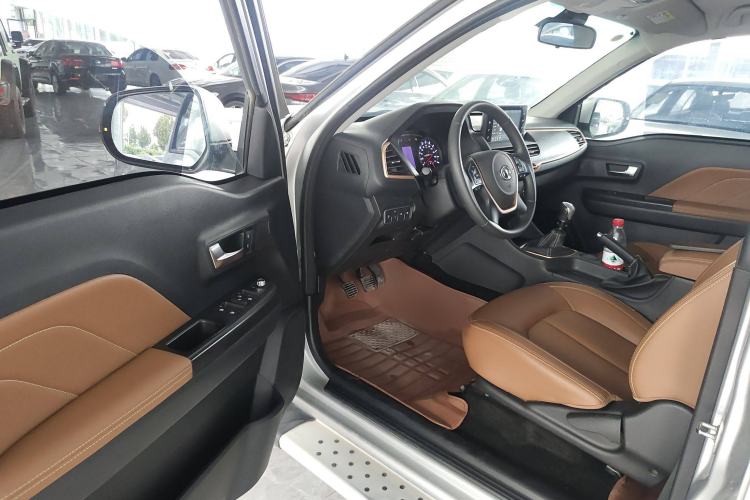 Used Great Wall Wingle 7 2021 2.0T Gasoline Two-Wheel Drive Elite Version with Large Double Cabin GW4C20B Interior 3