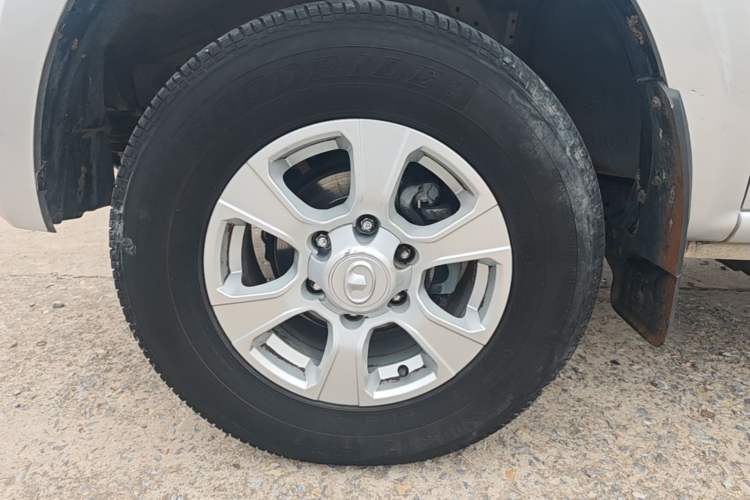 Used Great Wall Wingle 7 2021 2.0T Diesel Two-Wheel Drive Value Edition Big Double GW4D20M Left Front Wheel Hub