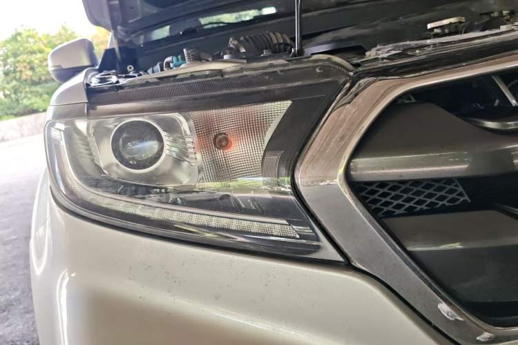 Used Great Wall Wingle 7 2021 2.0T Diesel Two-Wheel Drive Elite Version Big Double GW4D20M Right Front Headlight