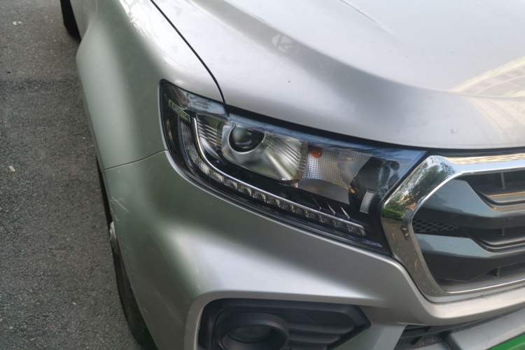 Used Great Wall Wingle 7 2021 2.0T Diesel Two-Wheel Drive Elite Version Big Double GW4D20M Right Front Headlight
