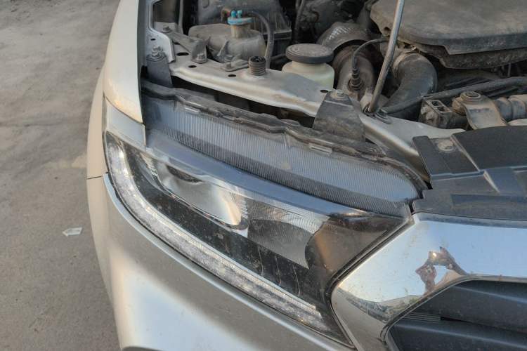 Used Great Wall Wingle 7 2021 2.0T Diesel Two-Wheel Drive Elite Version Big Double GW4D20M Right Front Headlight