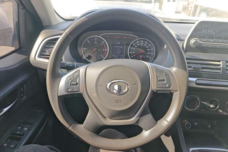 Used Great Wall Wingle 7 2021 2.0T Diesel Two-Wheel Drive Value Edition Big Double GW4D20M Steering Wheel