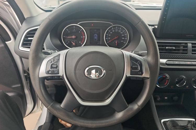 Used Great Wall Wingle 7 2021 2.0T Diesel Two-Wheel Drive Value Edition Big Double GW4D20M Steering Wheel
