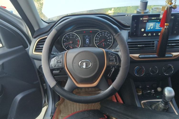 Used Great Wall Wingle 7 2021 2.0T Gasoline Two-Wheel-Drive Value Edition Compact SUV GW4C20B Steering Wheel