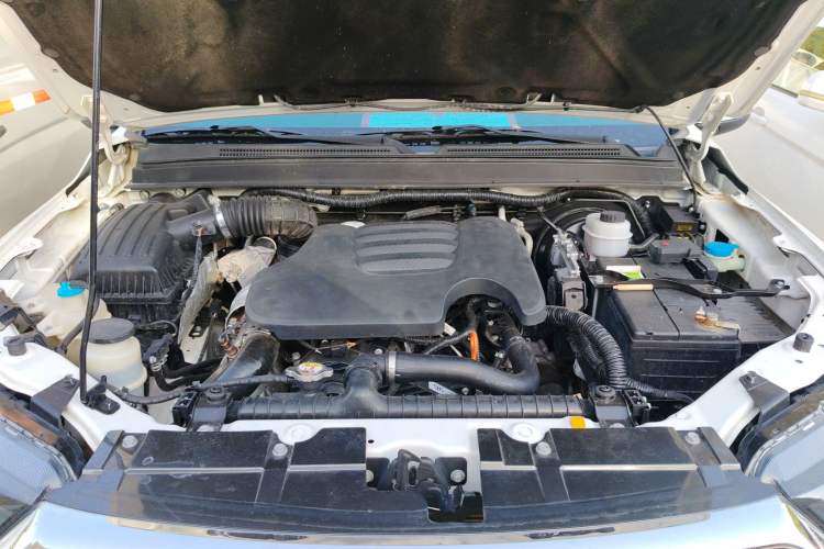 Used Great Wall Wingle 7 2021 2.0T Diesel Two-Wheel Drive Elite Version Big Double GW4D20M Engine Bay
