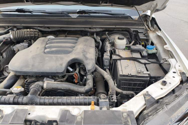 Used Great Wall Wingle 7 2021 2.0T Diesel Two-Wheel Drive Value Edition Big Double GW4D20M Engine Bay Left