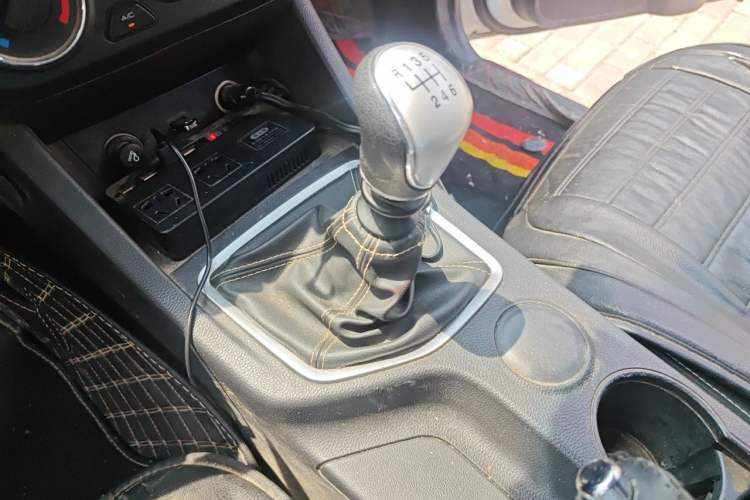 Used Great Wall Wingle 7 2021 2.0T Diesel Two-Wheel Drive Value Edition Big Double GW4D20M Gear Lever