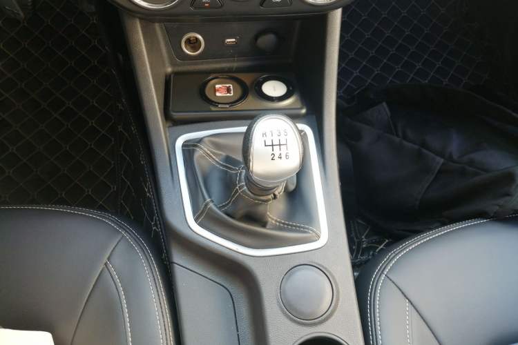 Used Great Wall Wingle 7 2021 2.0T Diesel Two-Wheel Drive Value Edition Big Double GW4D20M Gear Lever