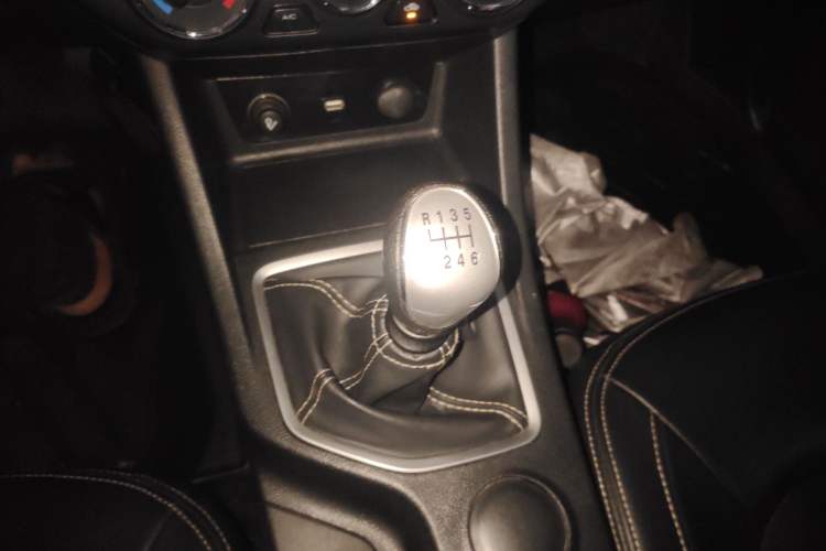 Used Great Wall Wingle 7 2021 2.0T Diesel Two-Wheel Drive Value Edition Big Double GW4D20M Gear Lever