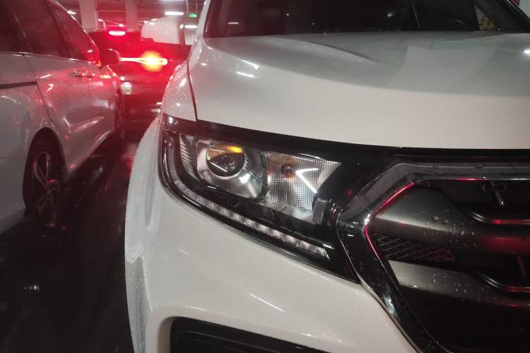 Used Great Wall Wingle 7 2021 2.0T Diesel Two-Wheel Drive Value Edition Big Double GW4D20M Right Front Headlight