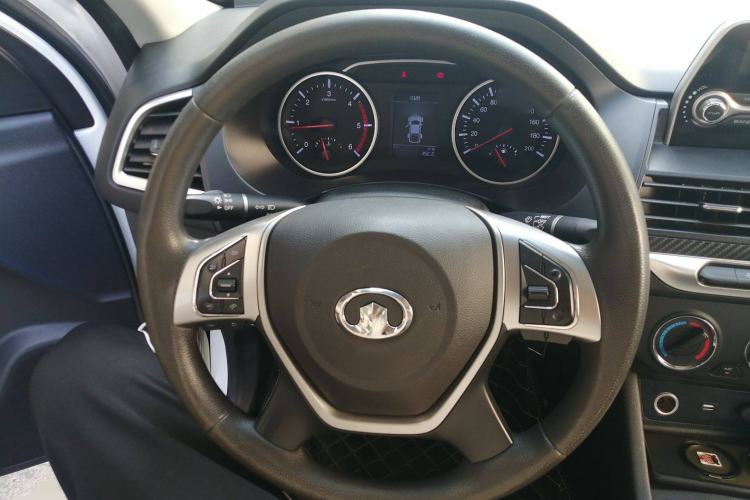 Used Great Wall Wingle 7 2021 2.0T Diesel Two-Wheel Drive Value Edition Big Double GW4D20M Steering Wheel