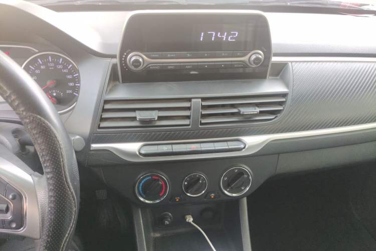 Used Great Wall Wingle 7 2022 2.0T Diesel Two-Wheel Drive Value-Plus Version Big Double Cab GW4D20M Audio And AC Panel