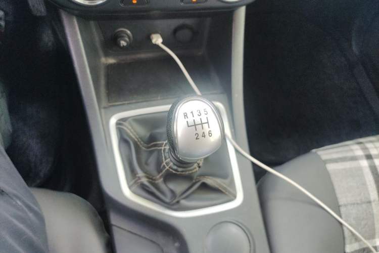 Used Great Wall Wingle 7 2022 2.0T Diesel Two-Wheel Drive Value-Plus Version Big Double Cab GW4D20M Gear Lever