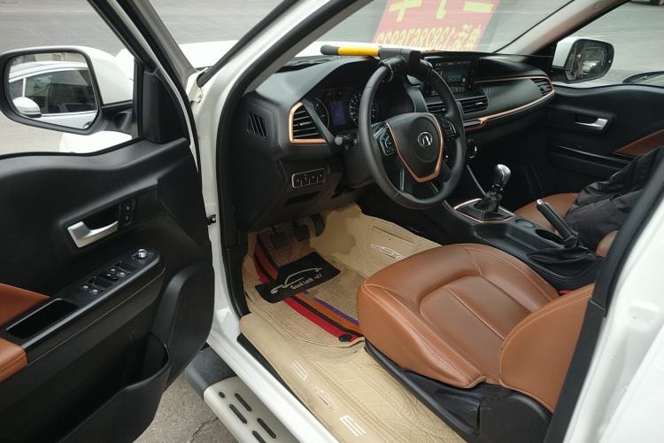 Used Great Wall Wingle 7 2022 2.0T Diesel Two-Wheel Drive Practical Version Big Double Cab GW4D20M Interior 3