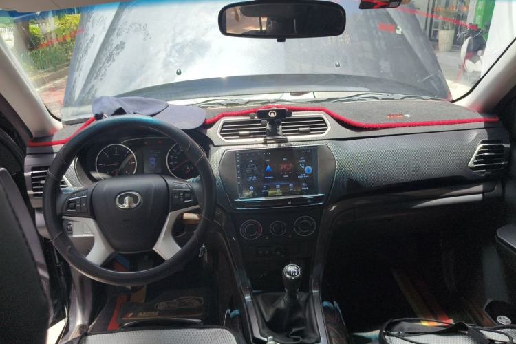 Used Great Wall Wingle 7 2023 2.0T Gasoline Two-Wheel Drive Advanced Version with Dual GW4C20B Center Console