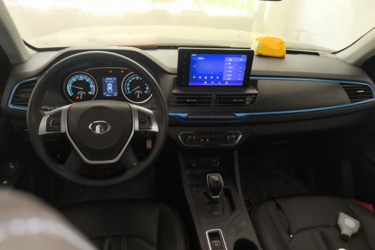 Used Great Wall Wingle New Energy 2021 Two-Wheel-Drive Elite Version 310 km Center Console