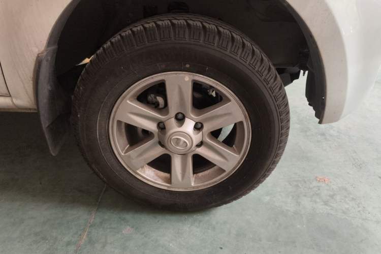Used Great Wall Wingle New Energy 2021 Two-Wheel-Drive Elite Version 310 km Right Front Wheel Hub