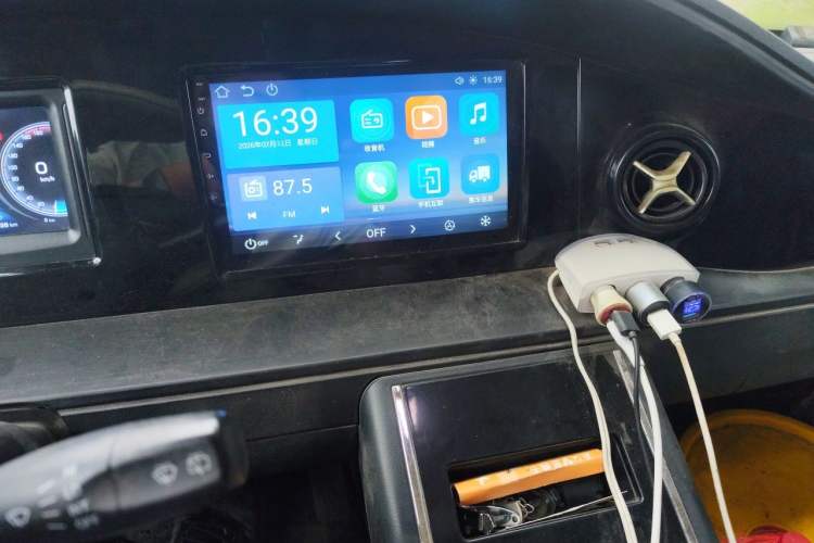 Used Guangtong Auto makeup Logistics Vehicle  Audio And AC Panel