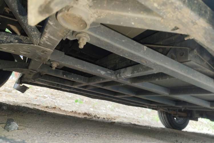 Used Guangtong Auto makeup Logistics Vehicle  Chassis Front Left