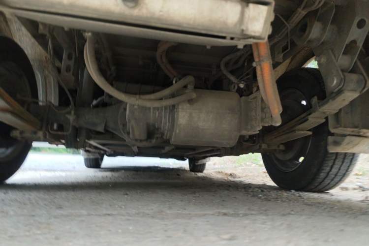 Used Guangtong Auto makeup Logistics Vehicle  Chassis Rear