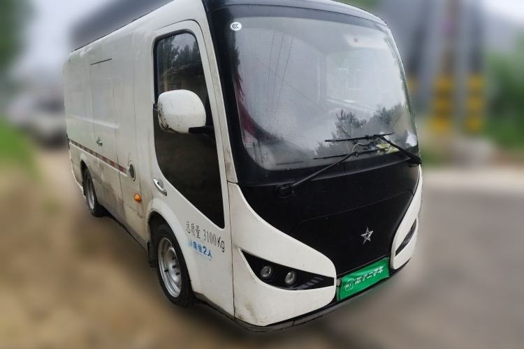 Used Guangtong Auto makeup Logistics Vehicle  Front Right 45 Deg