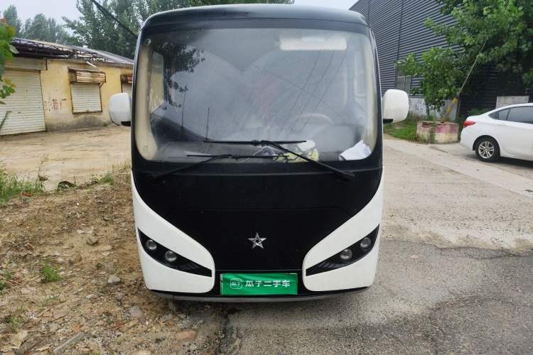 Used Guangtong Auto makeup Logistics Vehicle  Front