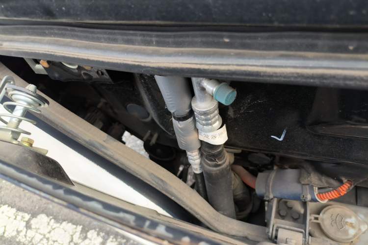 Used Guangtong Auto makeup Logistics Vehicle 2024 3.1T 2-Seater 4.99-Meter All-Electric Closed Cargo Van with 41.86 kWh Engine Bay Right