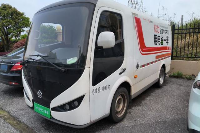 Used Guangtong Auto makeup Logistics Vehicle 2024 3.1T 2-Seater 4.99-Meter All-Electric Closed Cargo Van with 41.86 kWh