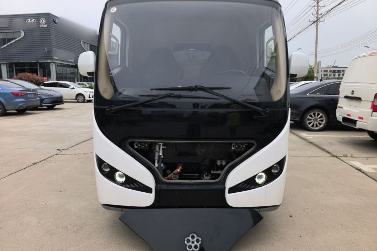 Used Guangtong Auto makeup Logistics Vehicle 2024 3.1T 2-Seater 4.99-Meter All-Electric Closed Cargo Van with 41.86 kWh Engine Bay