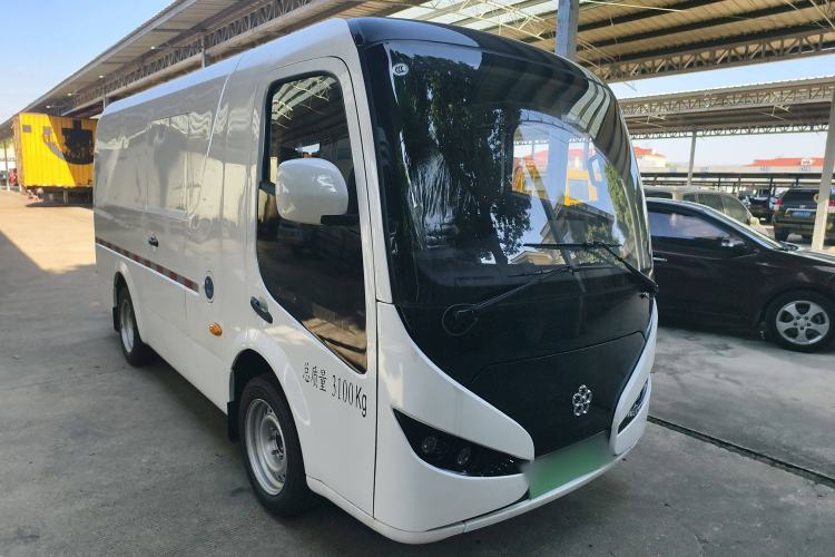 Used Guangtong Auto makeup Logistics Vehicle 2024 3.1T 2-Seater 4.99-Meter All-Electric Closed Cargo Van with 41.86 kWh Exterior 1