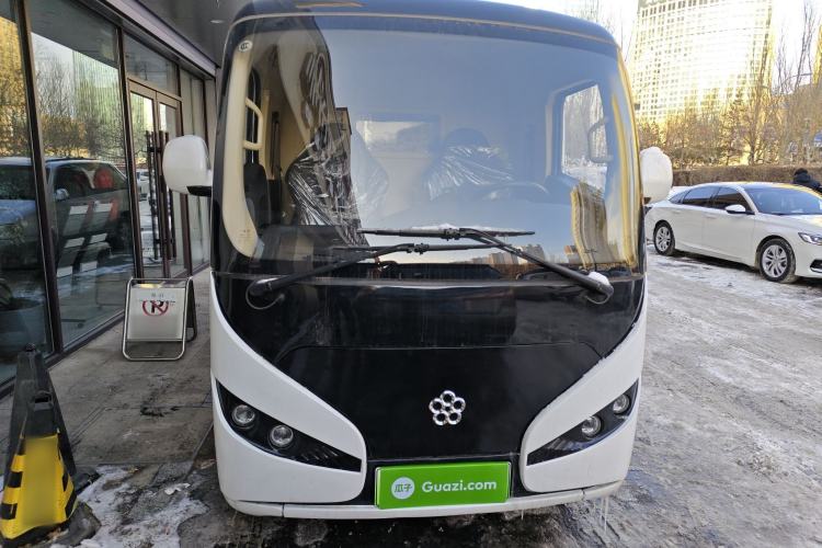Used Guangtong Auto makeup Logistics Vehicle 2024 3.1T 2-Seater 4.99-Meter All-Electric Closed Cargo Van with 41.86 kWh Exterior 1