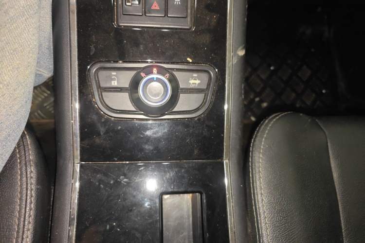 Used Guangtong Auto makeup Logistics Vehicle 2024 3.1T 2-Seater 4.99-Meter All-Electric Closed Cargo Van with 41.86 kWh Gear Lever