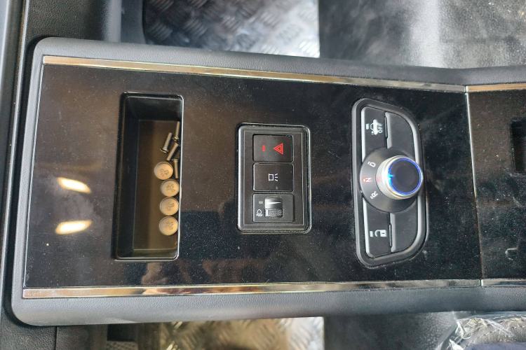 Used Guangtong Auto makeup Logistics Vehicle 2024 3.1T 2-Seater 4.99-Meter All-Electric Closed Cargo Van with 41.86 kWh Interior 5