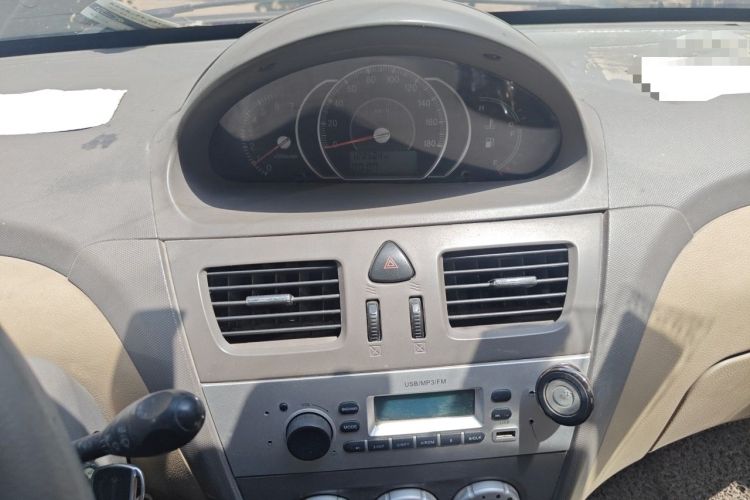 Used Hafei Lubao 2010 Lingdong 1.0L Manual Comfort Model Audio And AC Panel