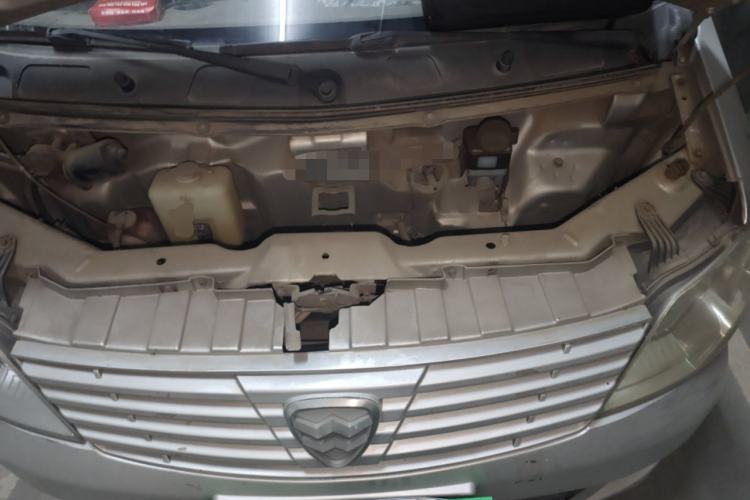 Used Hafei Minyi 2012 1.0L Air-Conditioned DA465QA Engine Bay