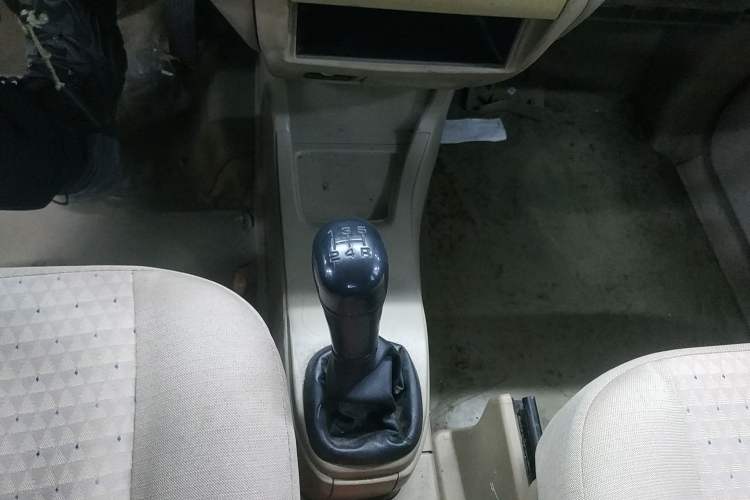 Used Hafei Sailor 2009 1.5L Manual Comfort Model Gear Lever