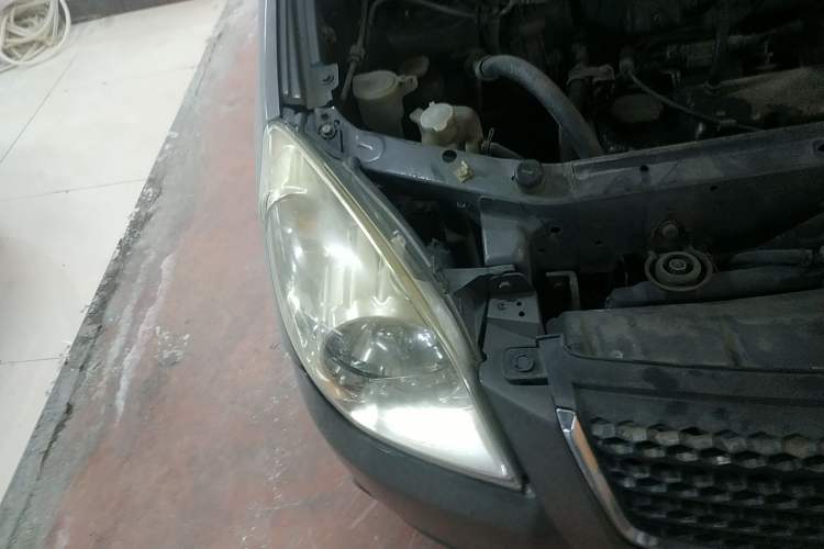 Used Hafei Sailor 2009 1.5L Manual Comfort Model Right Front Headlight