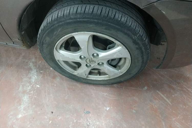 Used Hafei Sailor 2009 1.5L Manual Comfort Model Right Front Wheel Hub