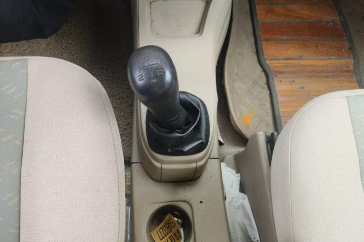Used Hafei Sailor 2009 1.5L Manual Comfort Model Gear Lever