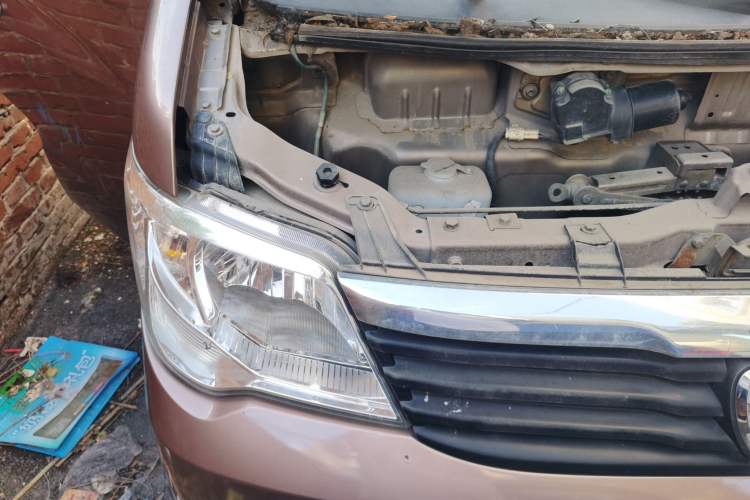 Used Hafei Zhongyi V5 2013 1.3L Comfort Model M13R Engine Bay Right