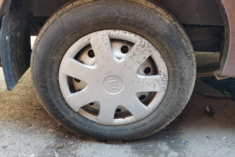 Used Hafei Zhongyi V5 2013 1.3L Comfort Model M13R Right Front Wheel Hub