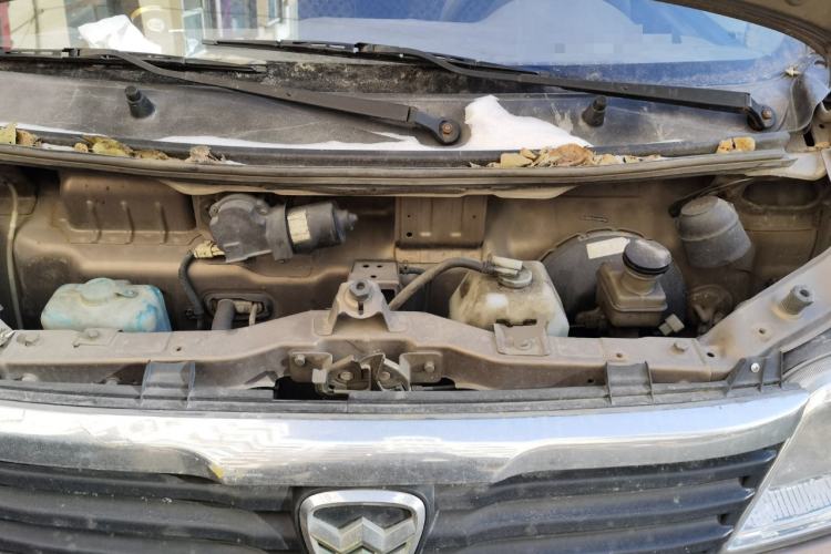Used Hafei Zhongyi V5 2013 1.3L Luxury Model M13R Engine Bay